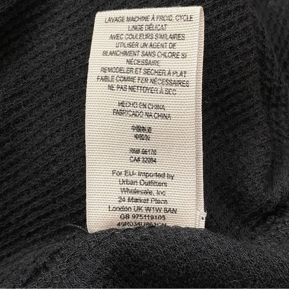 Free People We The Free Lightweight Ribbed Mock Neck Shark Bite Hem Top Small - Picture 8 of 9